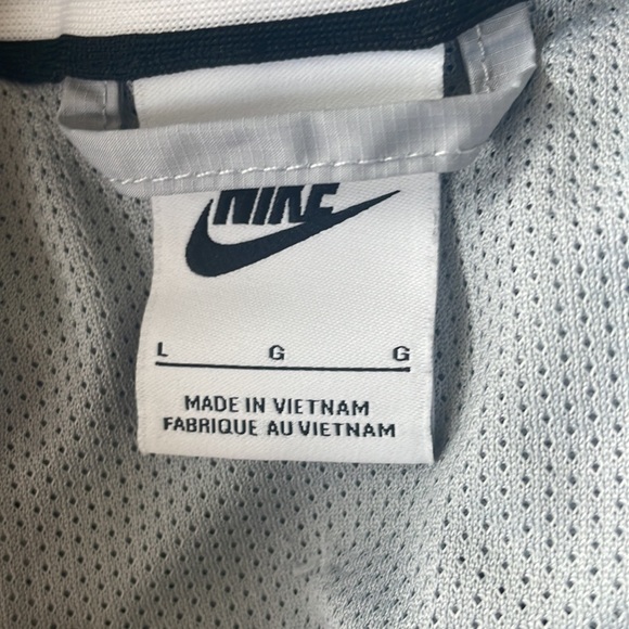 Boys Nike Spring Jacket, White/Black/Gray, Large, Full Zip - Picture 4 of 5
